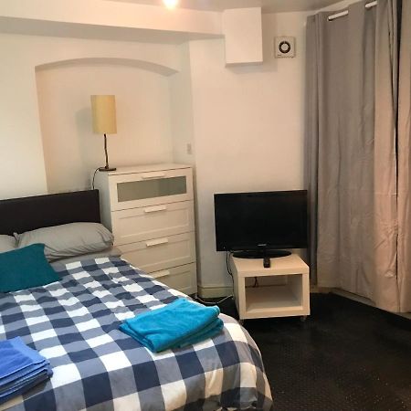 West Kensington 3 Bedroom Apartment Londra Dış mekan fotoğraf
