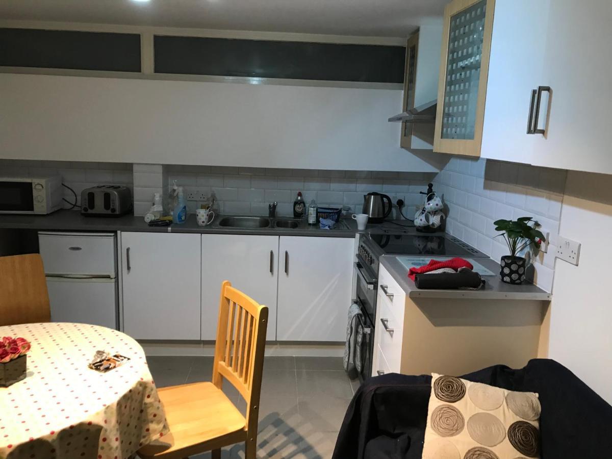 West Kensington 3 Bedroom Apartment Londra Dış mekan fotoğraf